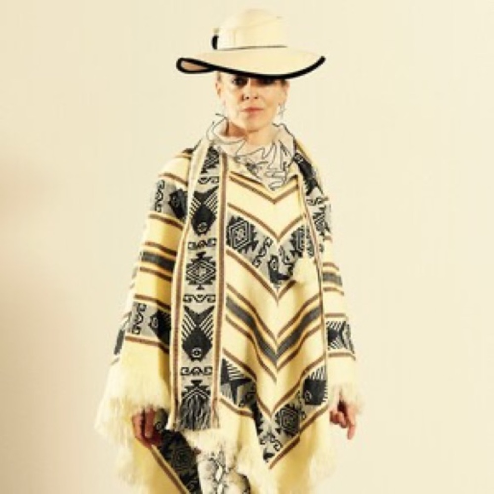 100% Wool Aztec South Western Poncho w/ Fringe Scarf- Ideal for Festivals - Picture 1 of 7